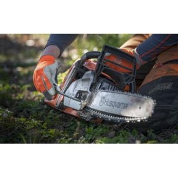 Side-mounted chain tensioner